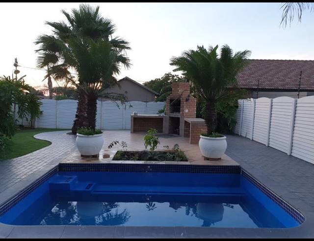 5 BEDROOM HOUSE FOR SALE IN VALHALLA